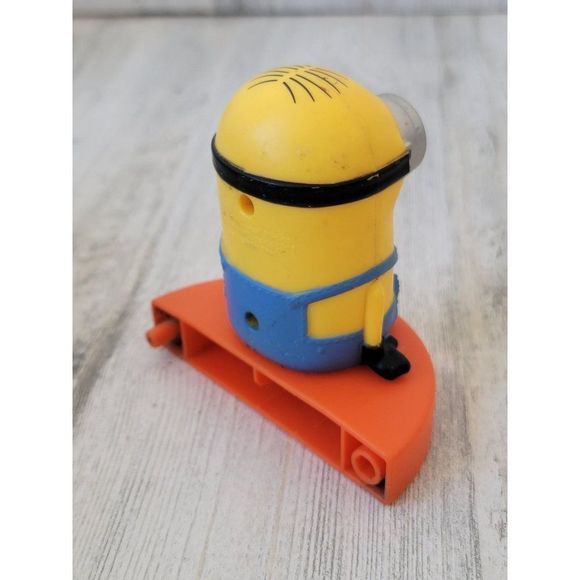McDonald's Minion AS IS happy Despicable Me 2017 toy figure - Picture 3 of 5